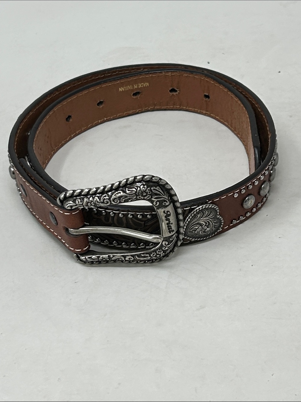 Ariat Western Belt Heart Concho Tooled Leather Silver Studs A1306402 Size 26”